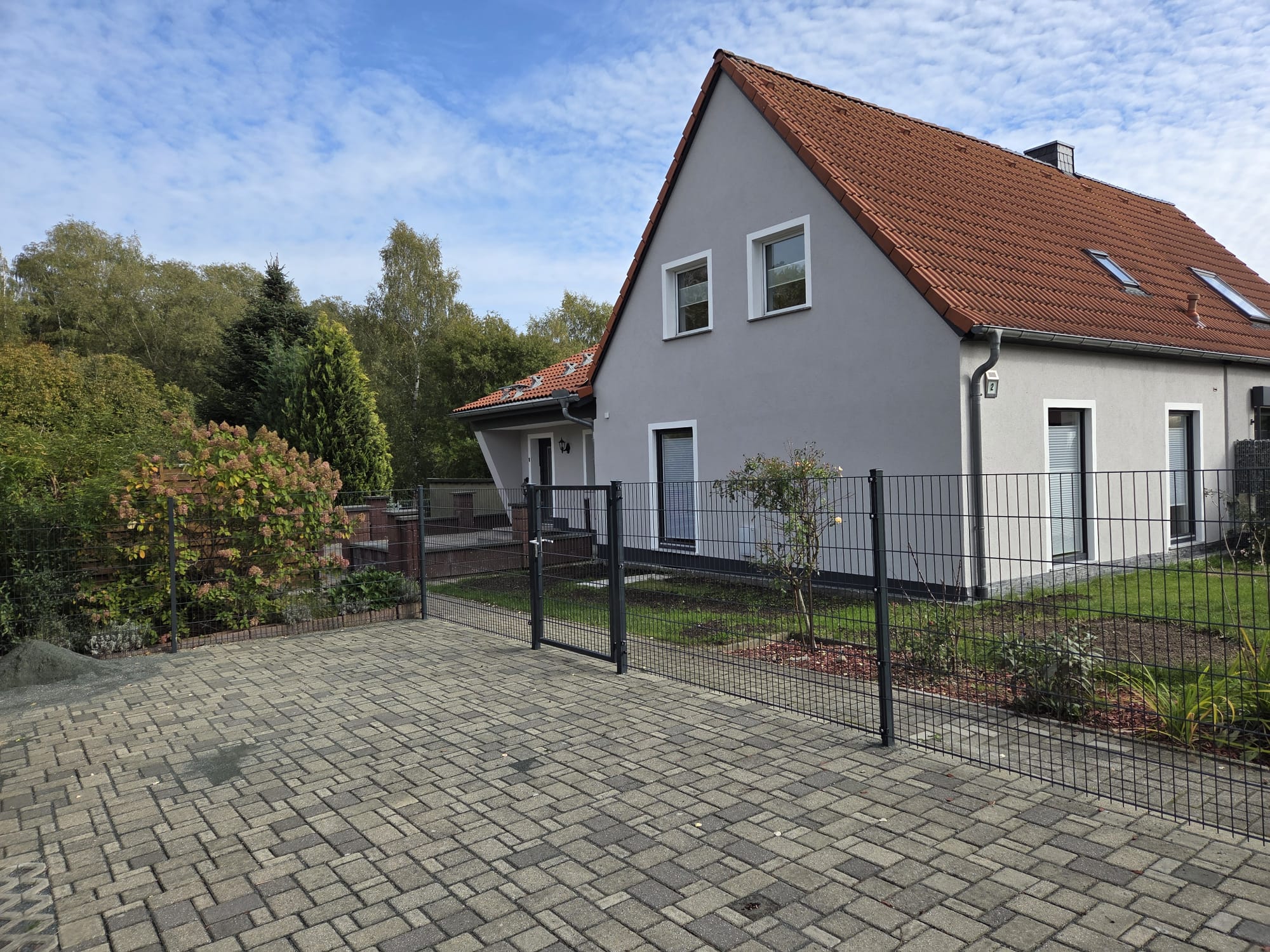 Haus und Stellplatz 1